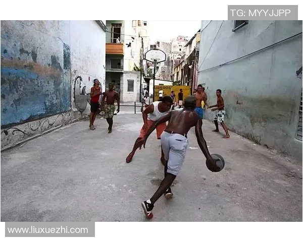 维内瑞拉足球明星的崛起与挑战：从街头到国际赛场的传奇之路