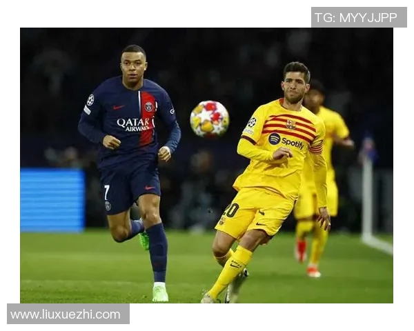 足球女星发带造型大赏展现运动魅力与时尚风范